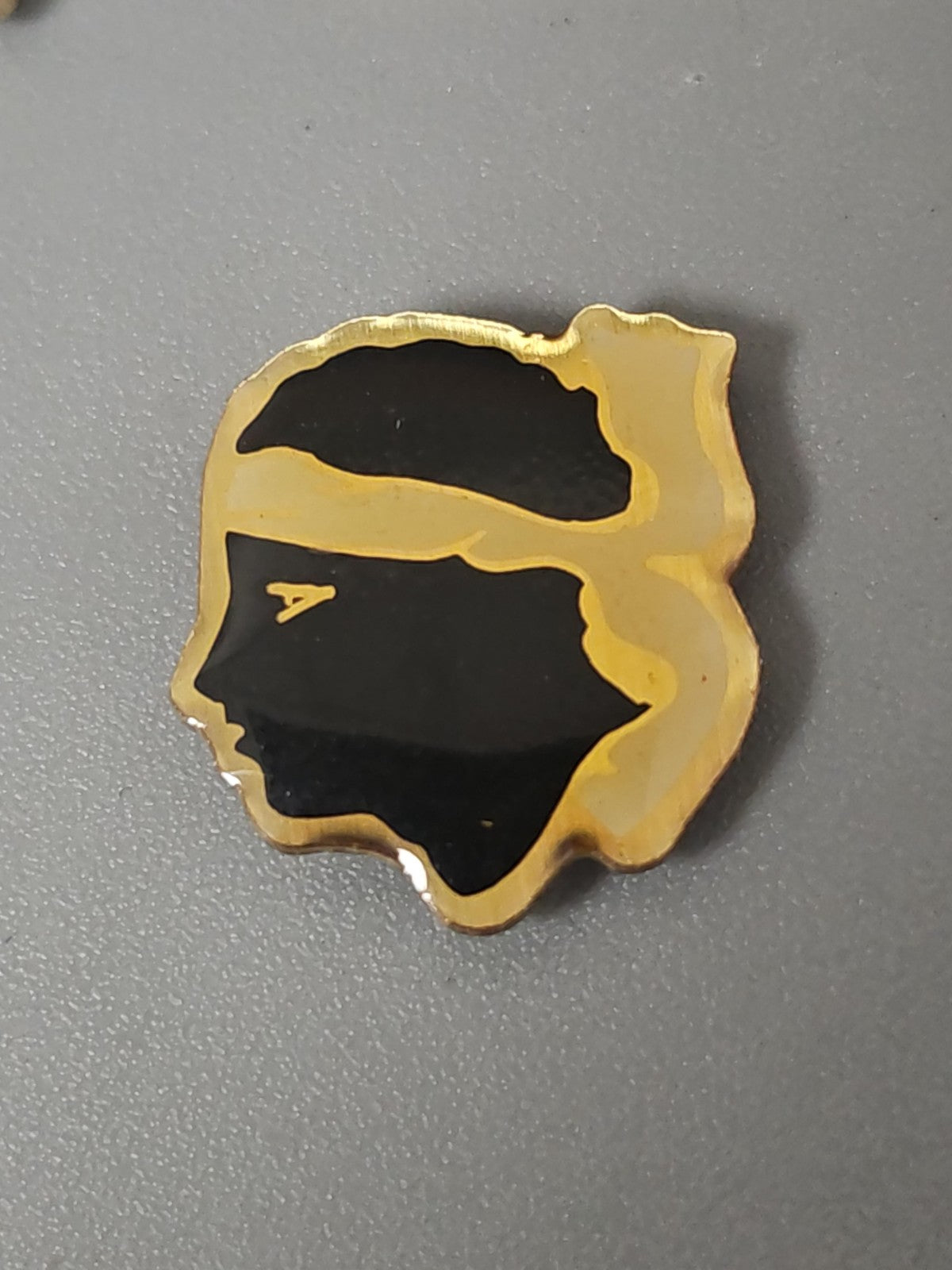 Pin's ancien Corse rétro, badge vintage collection, souvenir île Méditerranée
