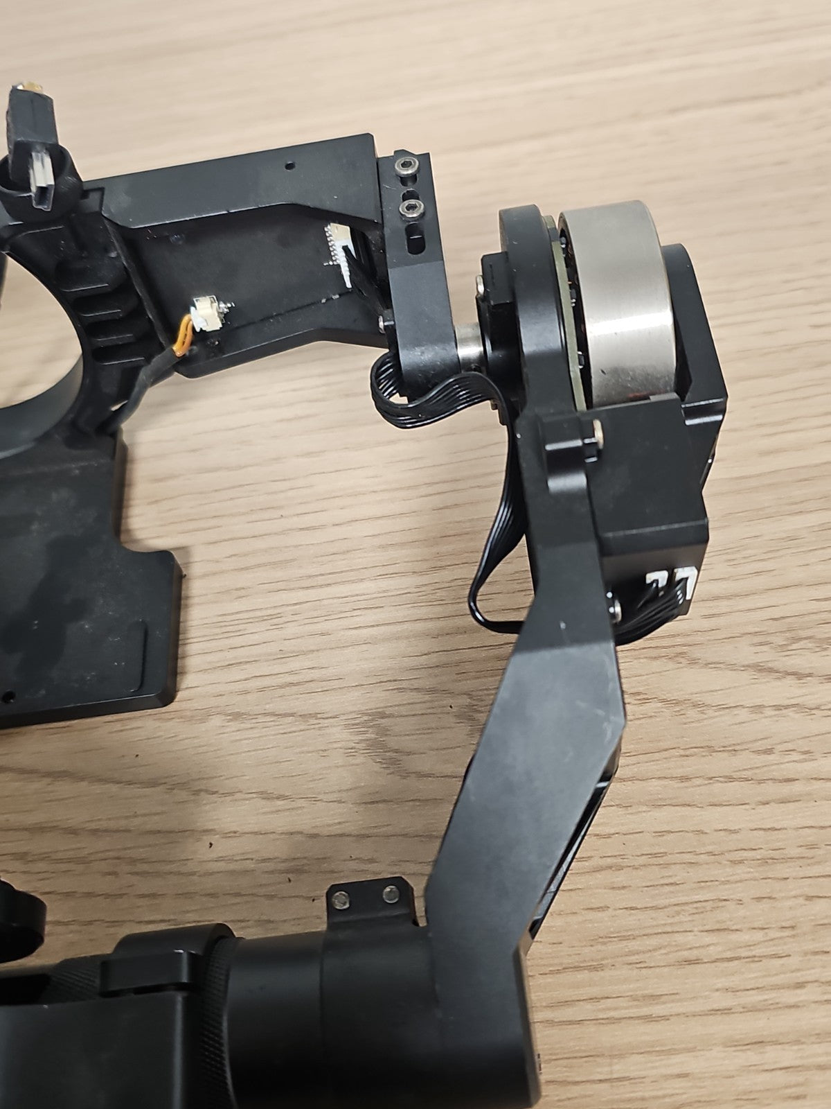 Gimbal Zenmuse pour drone carbone avec GoPro et module Futaba