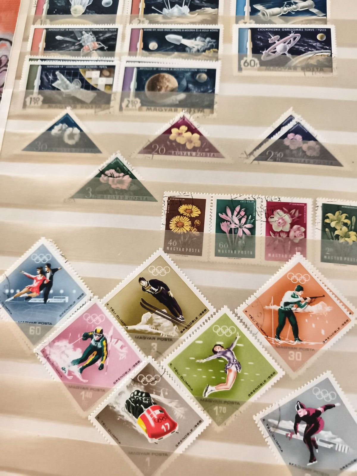 Timbres anciens Hongrie MAGYAR POSTA thématiques sports, fleurs, espace