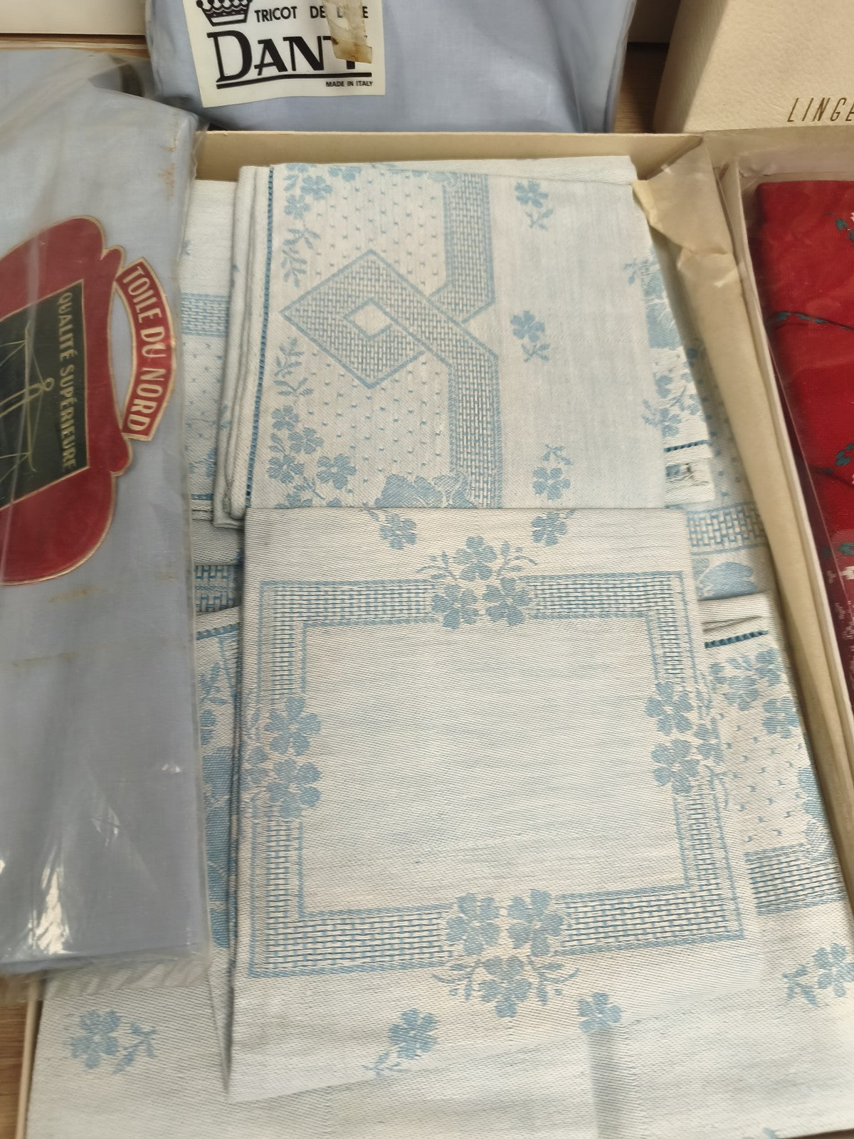 Gros lot ancien linge de lit français, manufactures, motifs variés, vintage