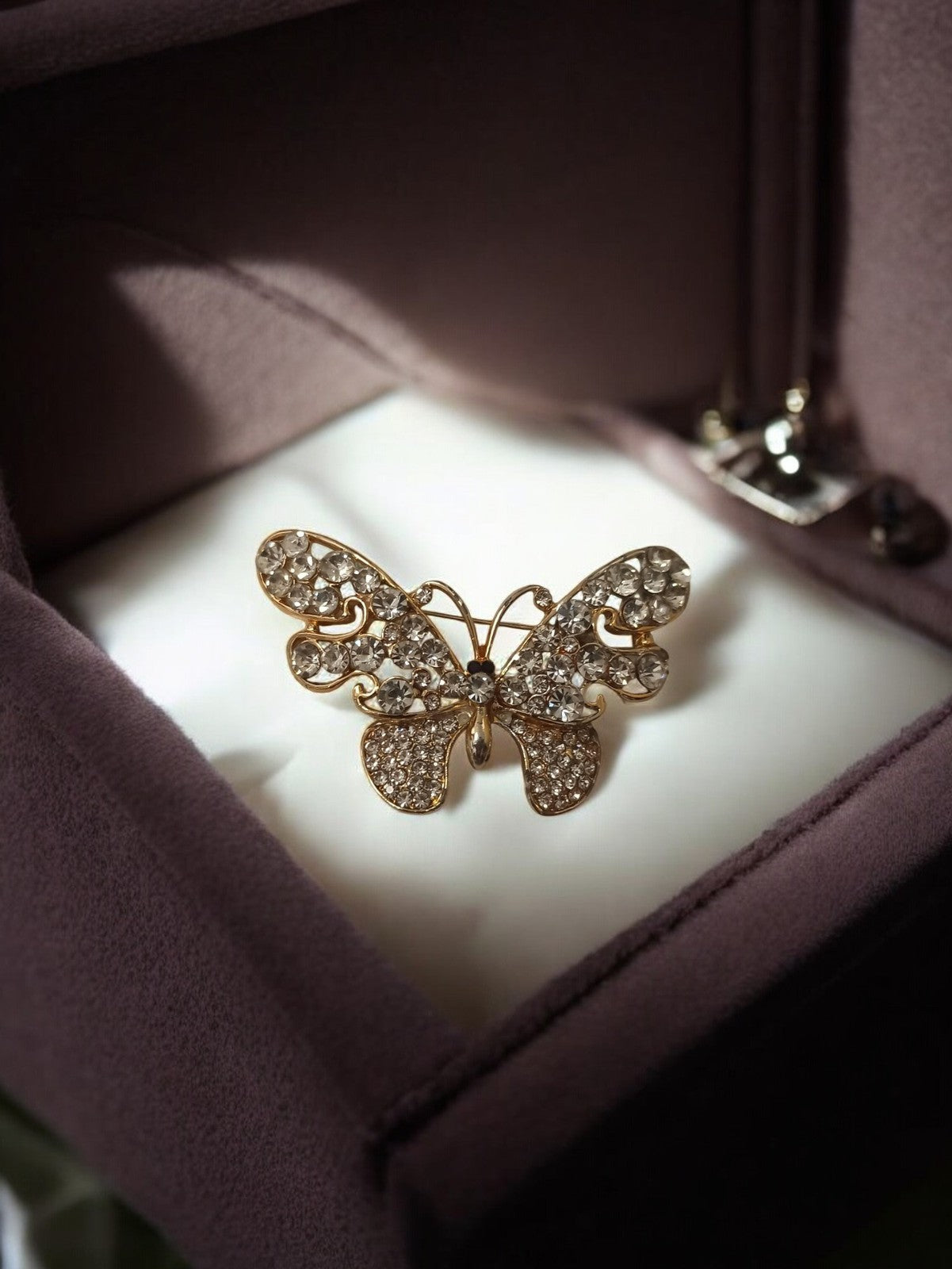 Broche papillon vintage rétro dorée strass, bijou fantaisie ancien