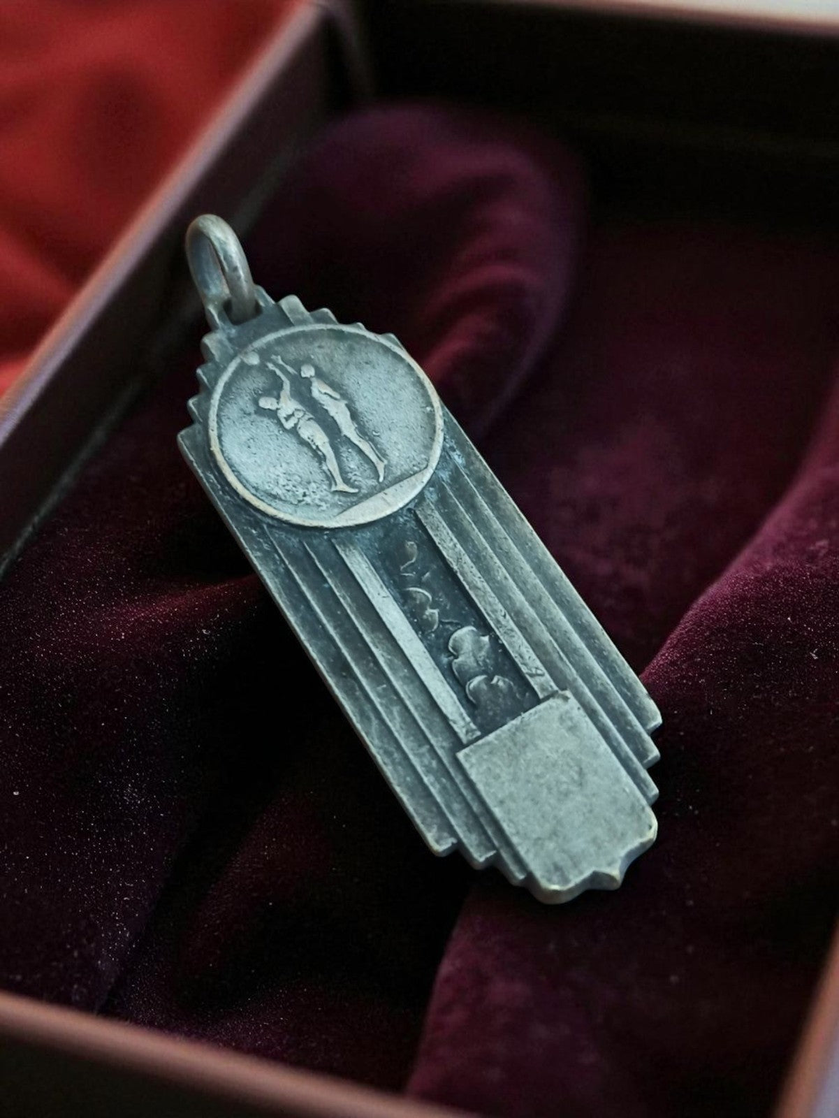 Médaille ancienne volleyball art déco vintage sport joueur rétro