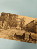 Carte postale ancienne animée Moulins place arbres bâtiments vintage (Ref 1)