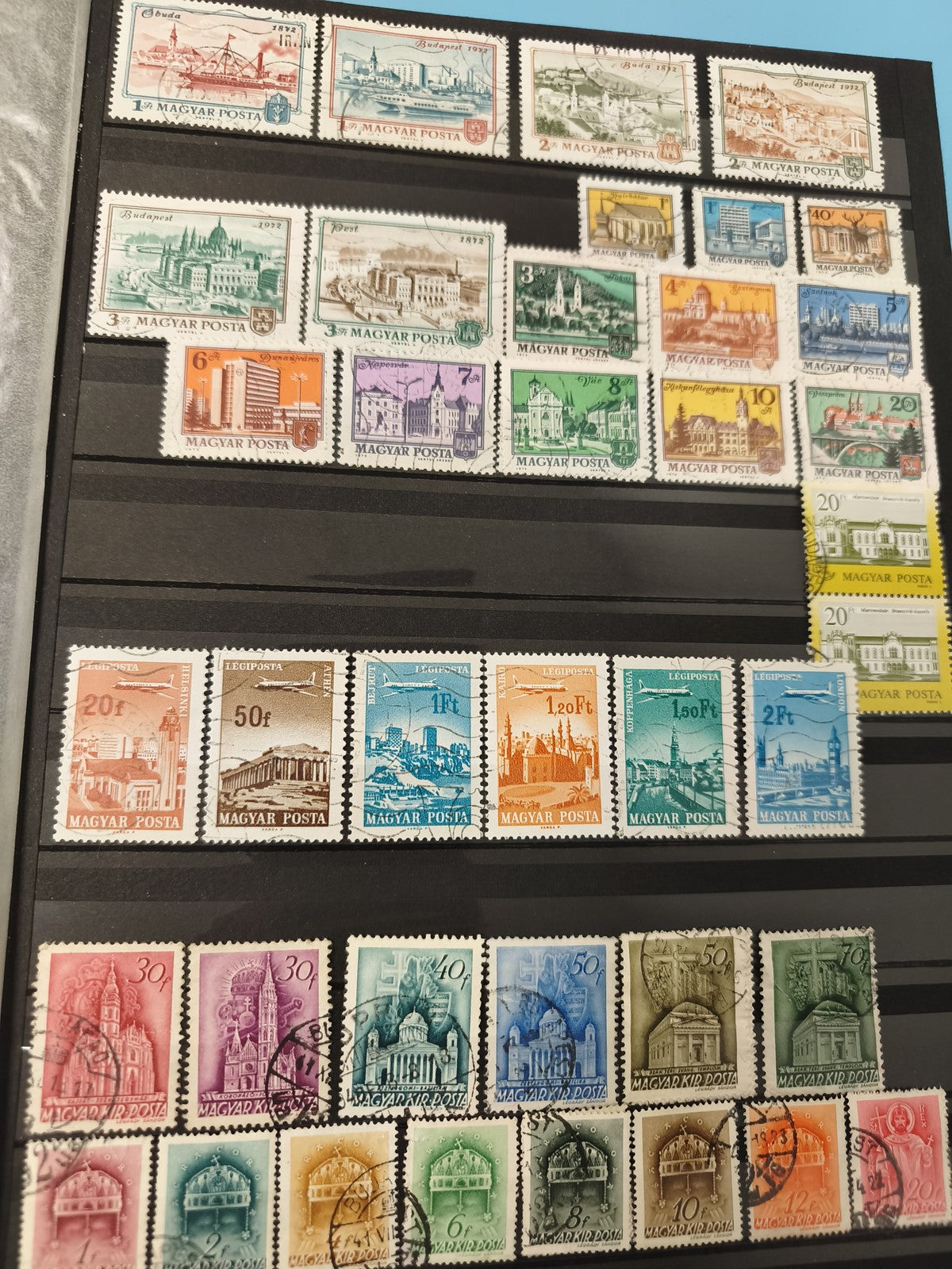 Lot anciens timbres oblitérés Hongrie Magyar Posta philatélie bâtiments monument