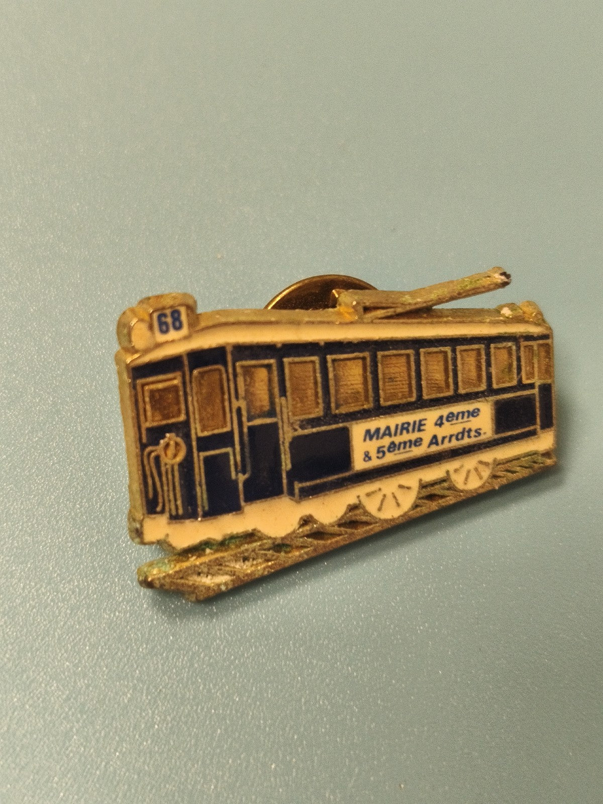 Pin's vintage tramway mairie Marseille 4e 5e arrondissements émaillé collection