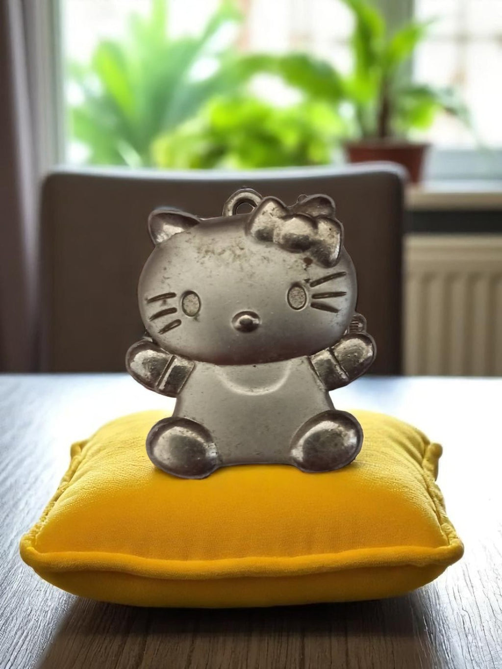 Pendentif Hello Kitty vintage finition argentée rare édition limitée femme