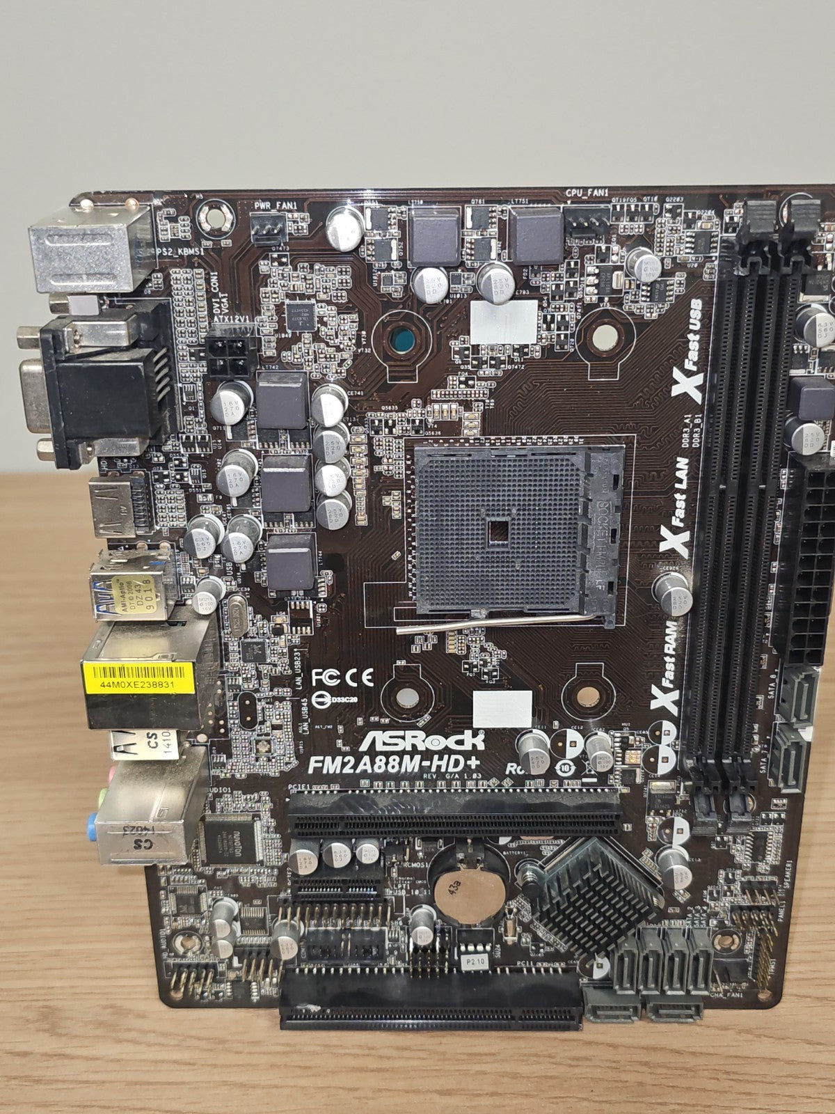 Carte mère ASRock FM2A88M-HD+  non testée en l'état