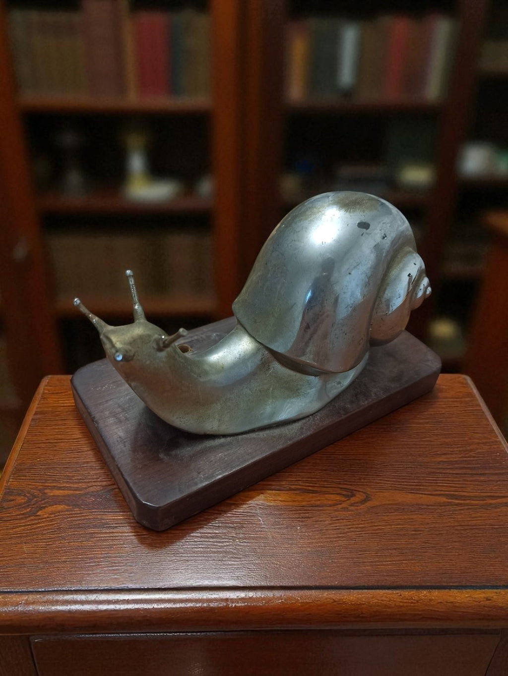 Sculpture ancienne escargot métal sur socle bois déco rétro début XXe vintage