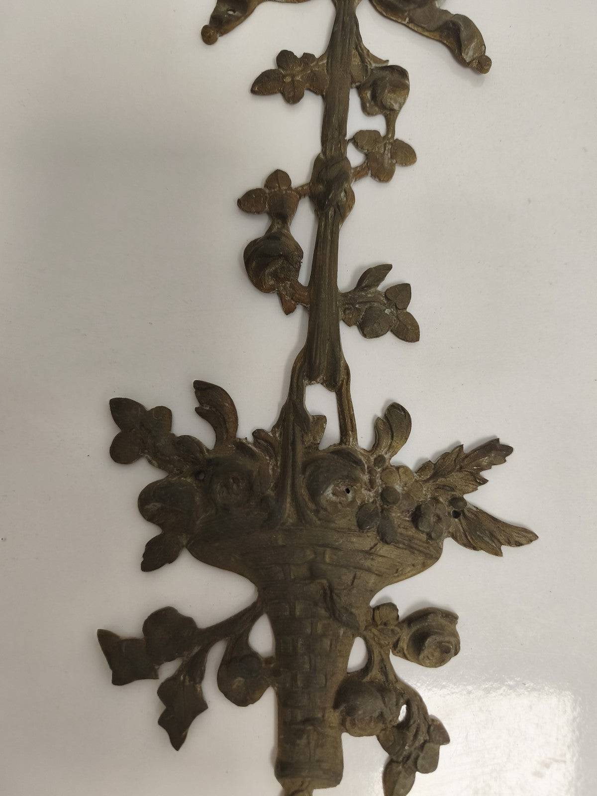 Ancien ornement bronze panier fleurs style Louis XVI déco applique ruban