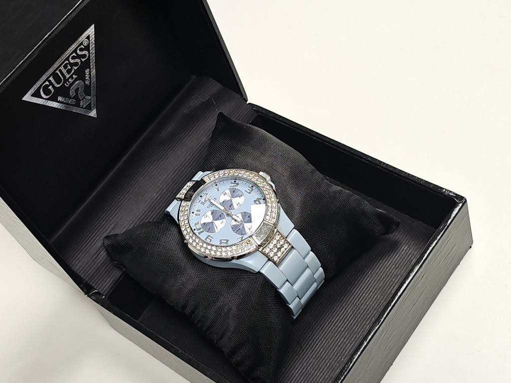 Montre femme Guess élégante, montre-bracelet marque Guess pour femme, occasion