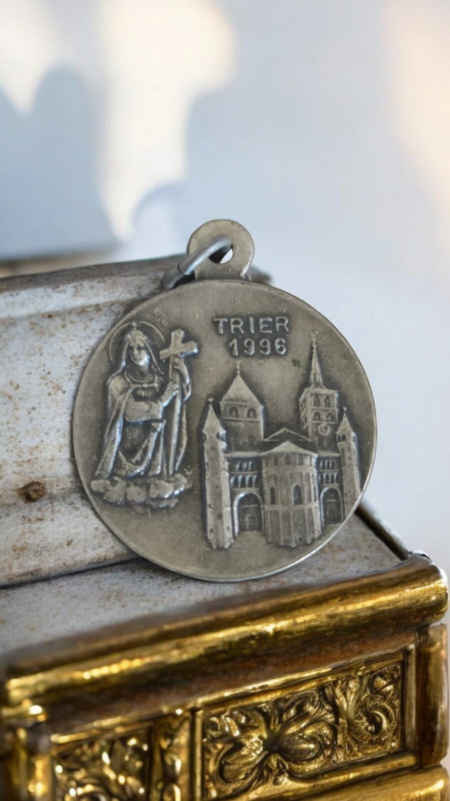 Médaille religieuse Trier 1996 vintage, effigie sainte et cathédrale, rare