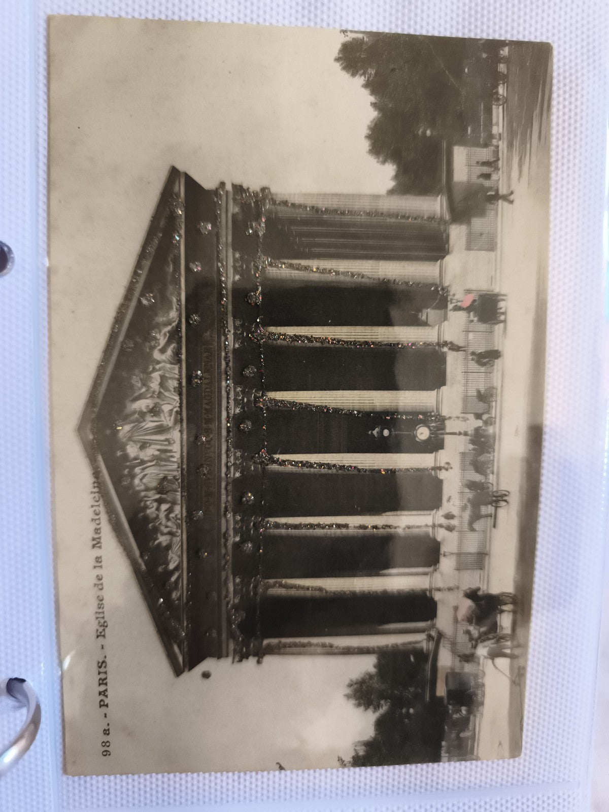 CPA Paris Église de la Madeleine photo animée paillettes décor