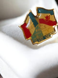 Pin's vintage finale OM drapeau France Yougoslavie badge rétro football ancien