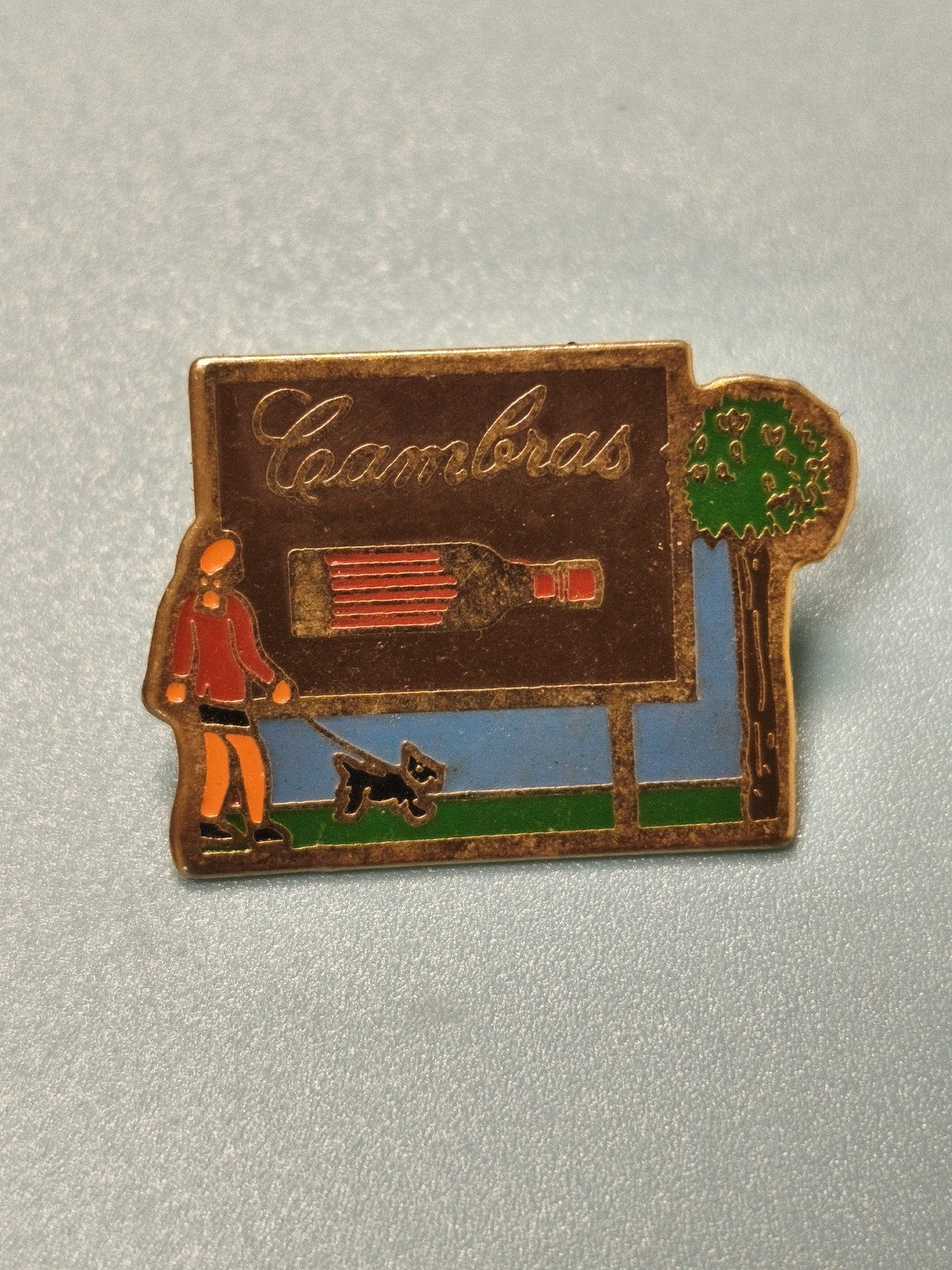 Vintage pin's Chambras émaillé affiche bouteille, collection publicité ancienne