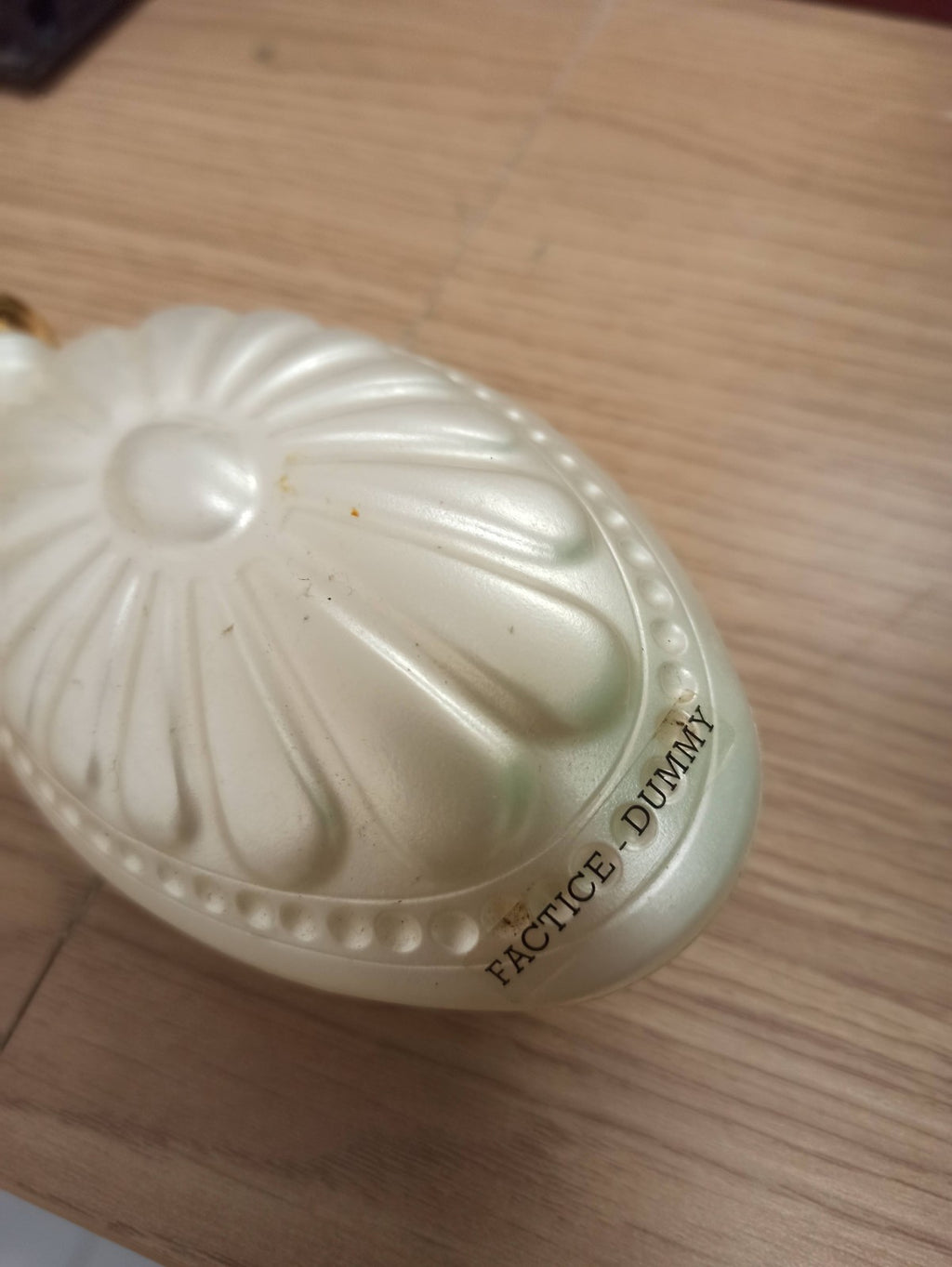 Flacon factice parfum vintage nacré bouchon doré déco rétro ancien