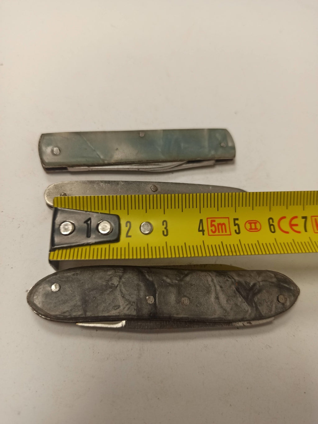 Couteaux suisses anciens vintage lot de 3 années 70 manche marbré collection