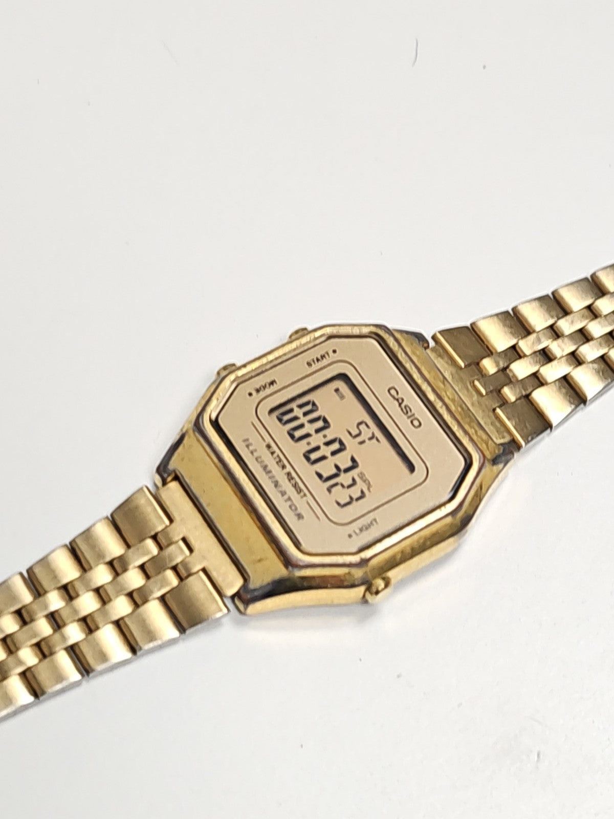 Montre Casio femme rétro LA680WE champagne, collection vintage ancienne, occasio