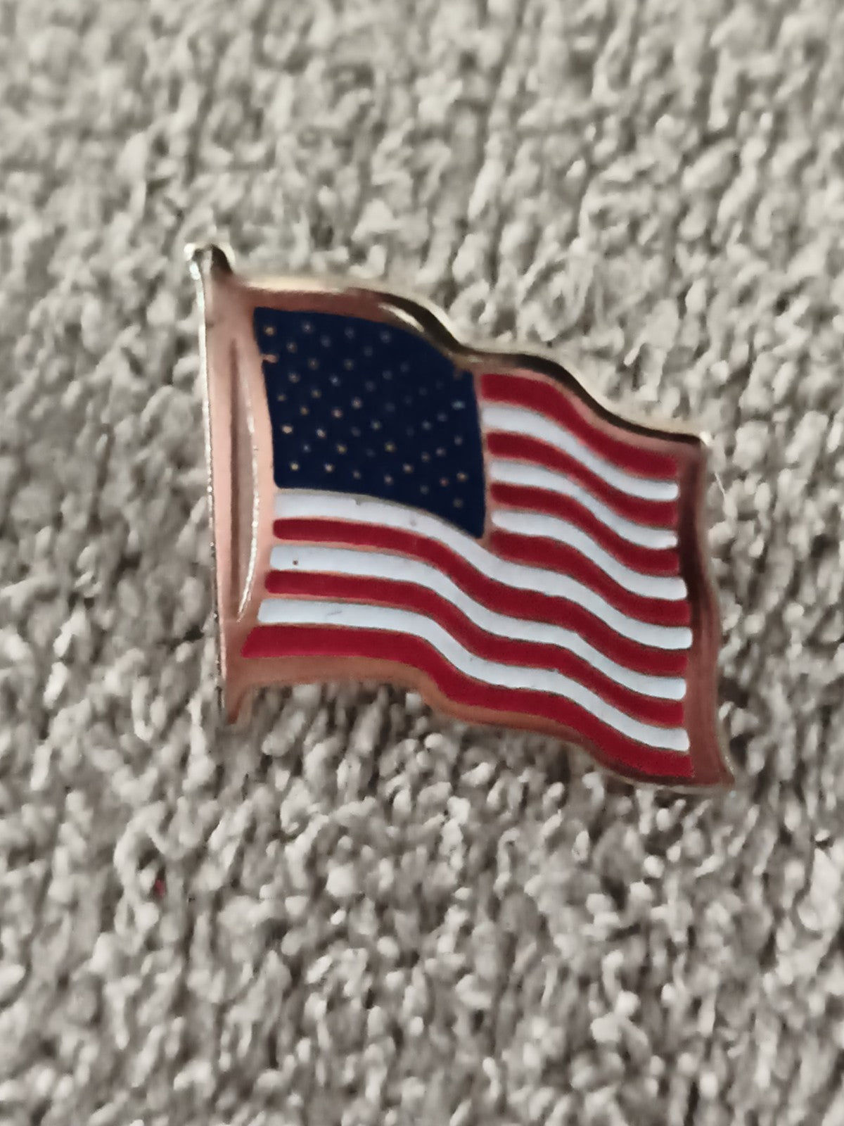 Pin's vintage drapeau USA émail, badge américain ancien (Ref 11)
