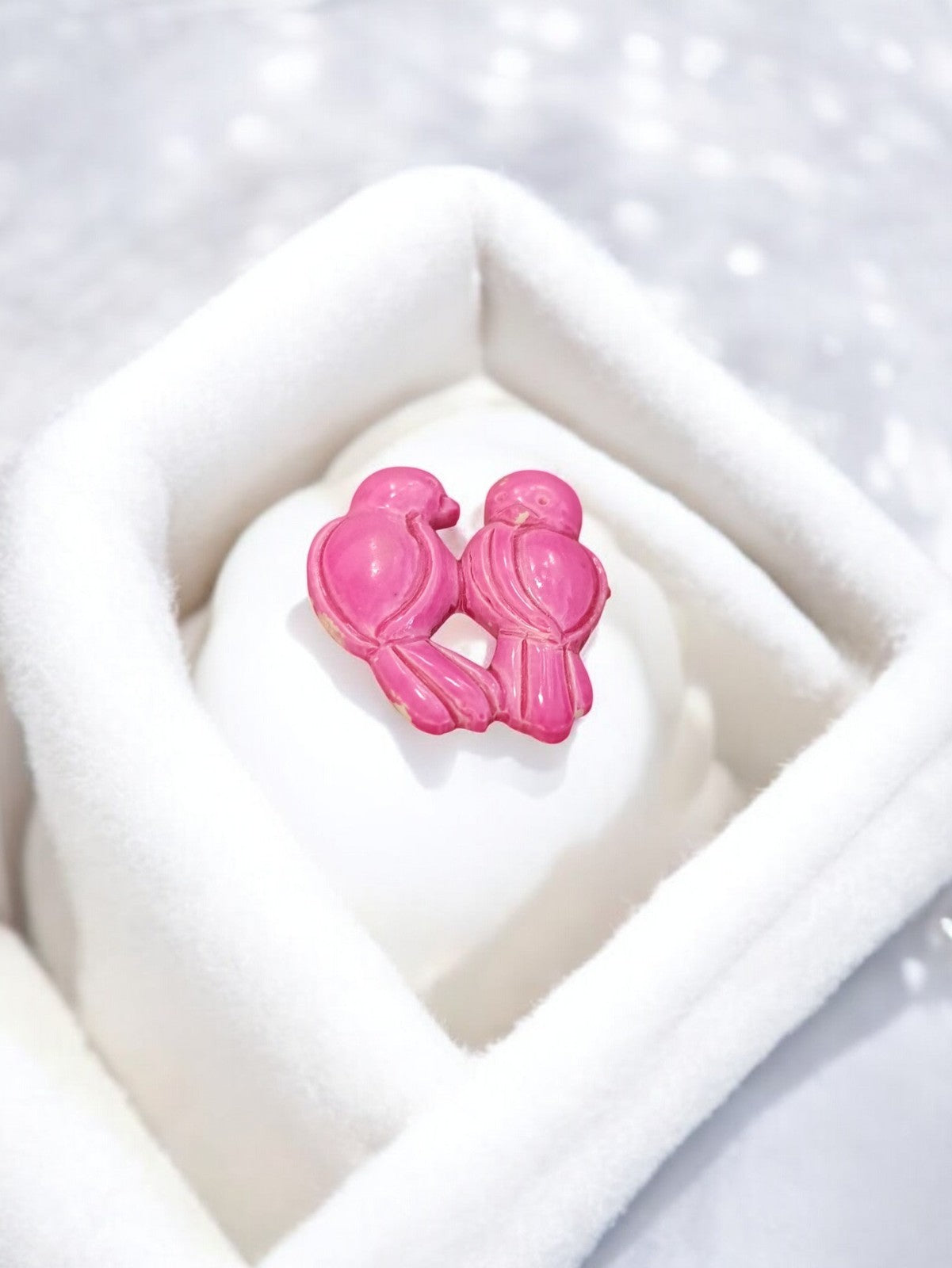 Broche vintage deux oiseaux rose, bijou rétro ancien, finition laquée