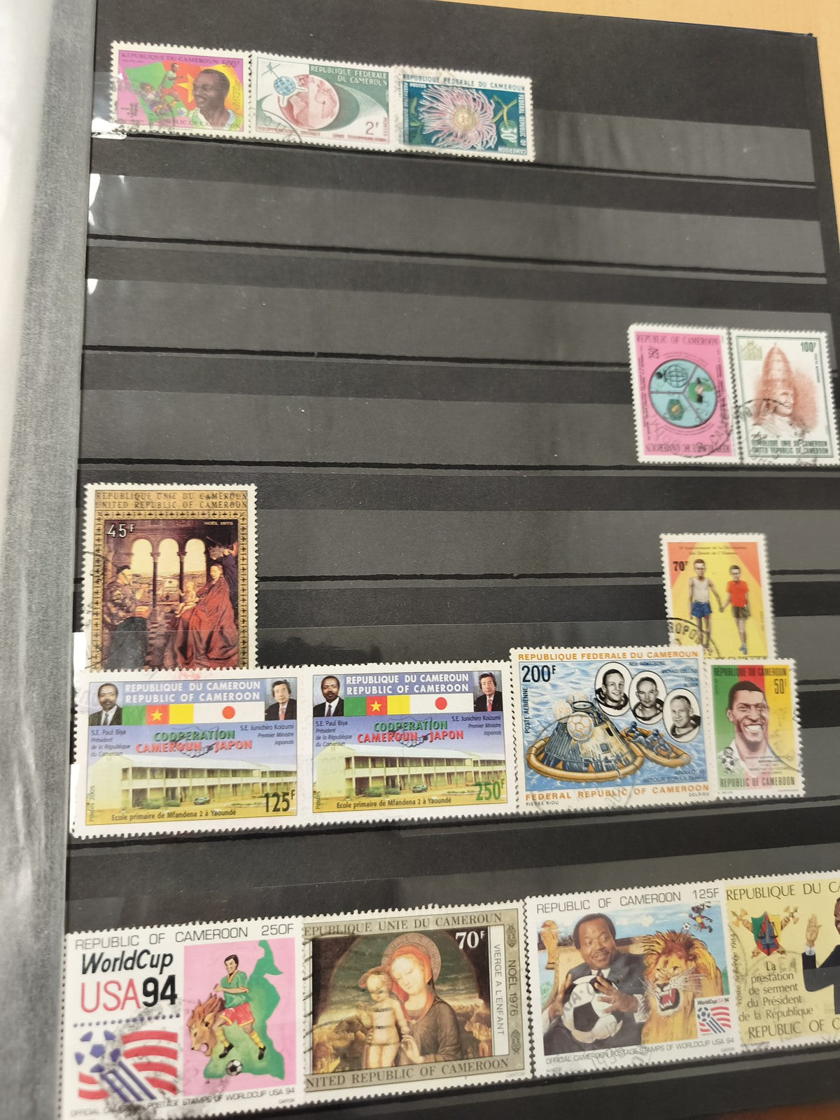 Lot de timbres Cameroun multicolores thématiques sports, faune, personnalités