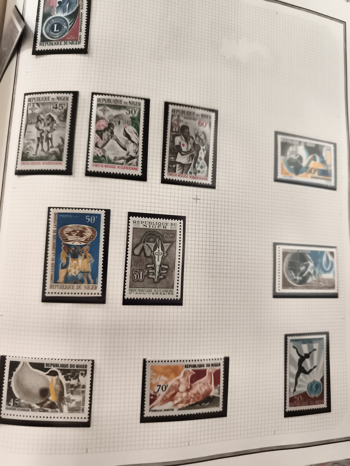 Timbres neufs République du Niger Croix-Rouge, animaux, arts anciens vintage