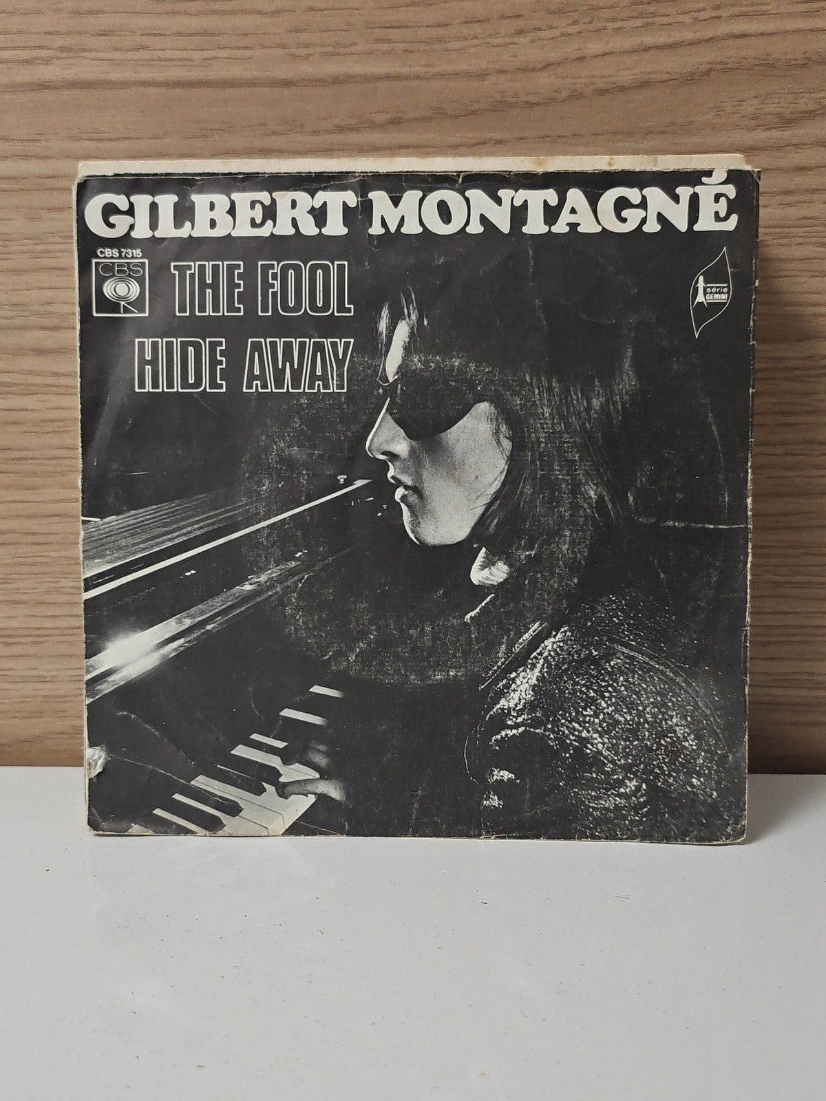 Vintage 45 tours ancien disque vinyle Gilbert Montagné collection musique rétro
