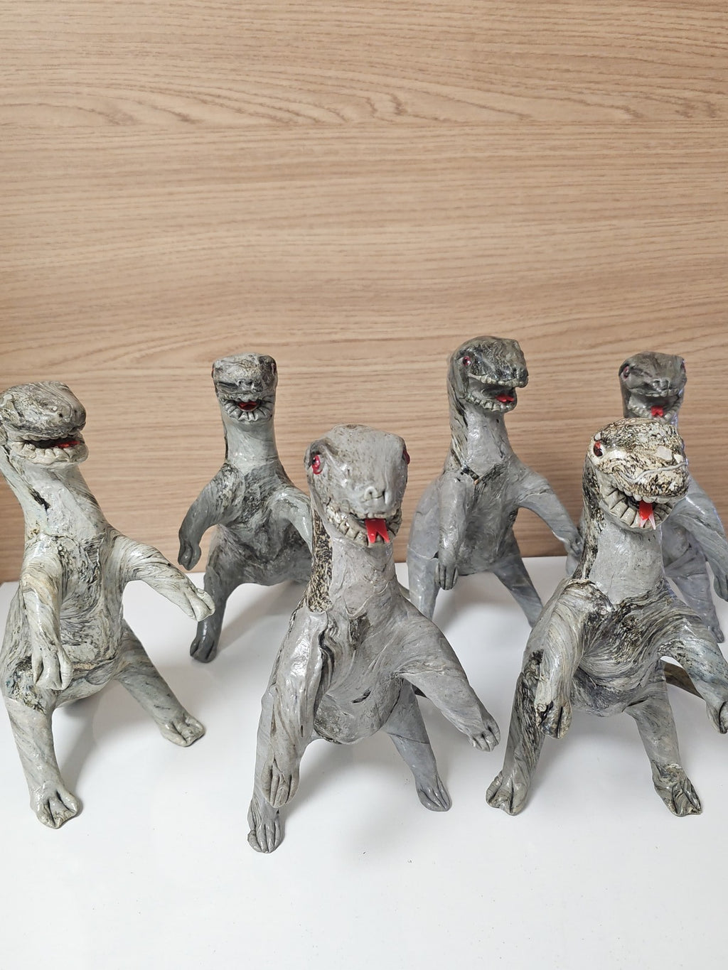 Lot de dinosaures anciens vintage, rare collection galerie d?art, figurines rétr