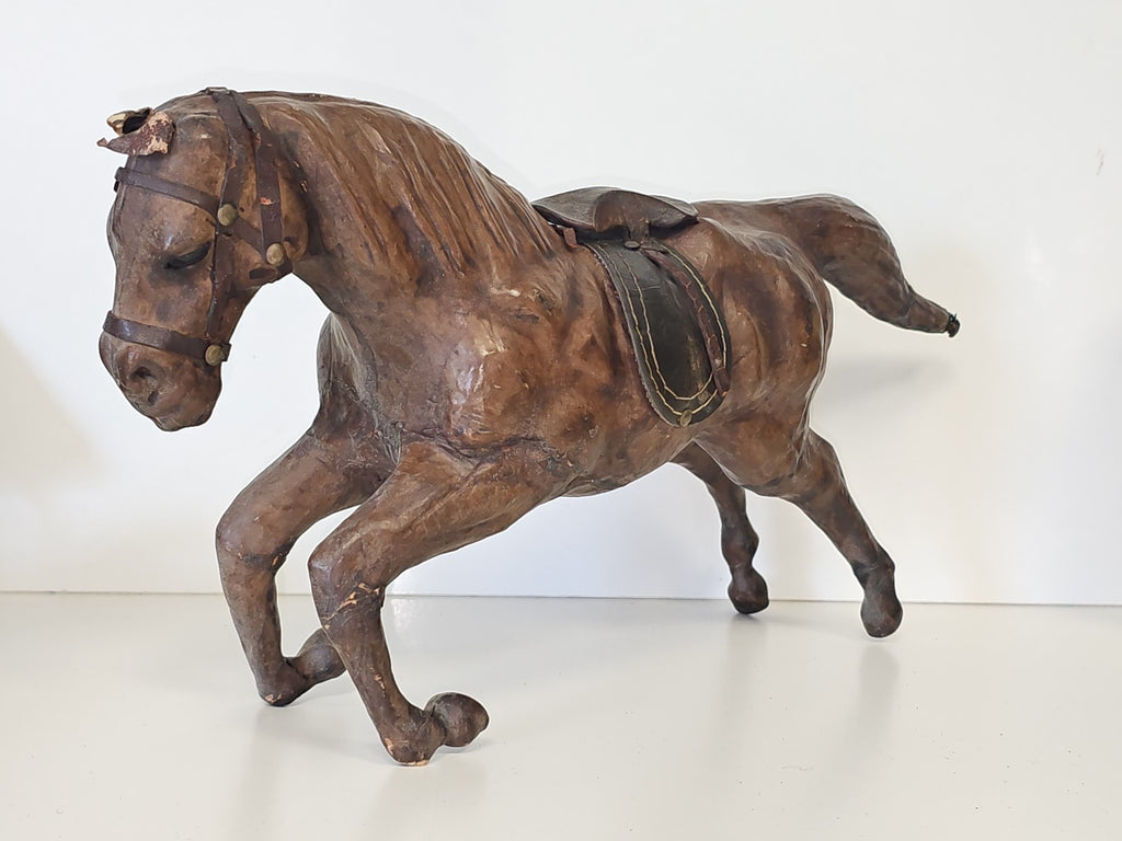 Figurine cheval ancien en cuir vintage années 70 déco rétro collection équestre