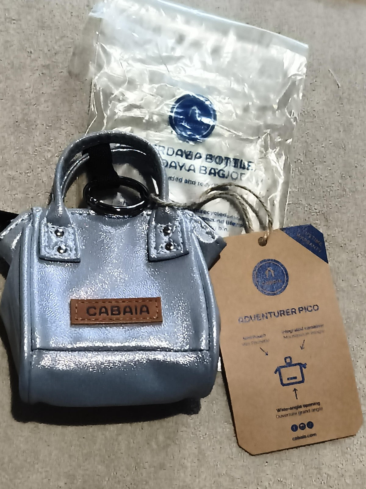 Mini pochette Cabaia gris métallisé porte-clés neuf, Adventurer Pico, accessoire