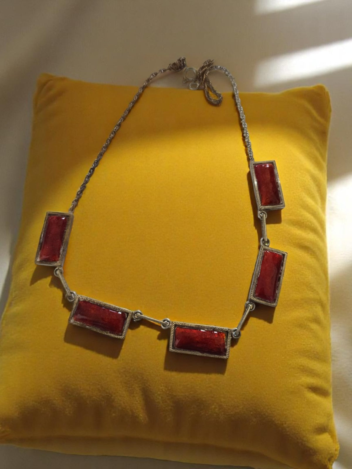 Collier vintage à pendentifs rectangulaires rouges, chaîne fine rétro femme