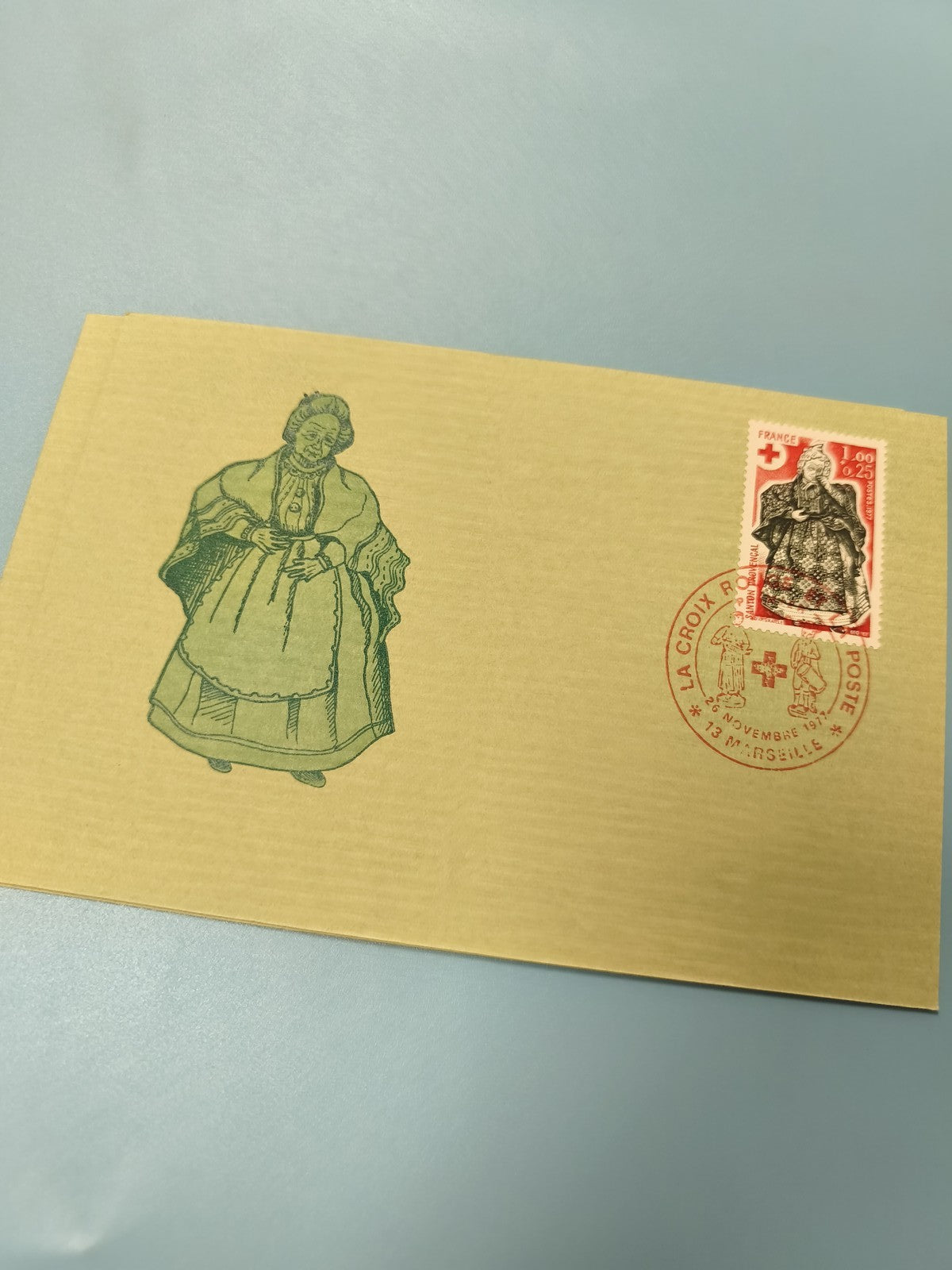 Ancienne enveloppe timbre Croix-Rouge oblitérée dessin costume régional