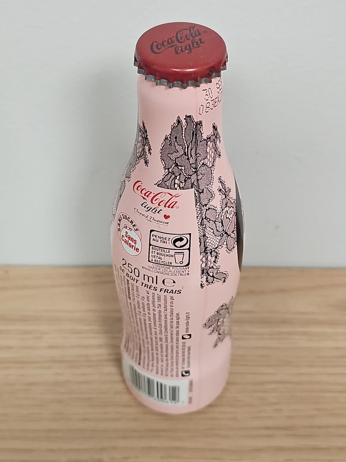 Bouteille Coca Cola pleine design Chantal Thomass édition spéciale boisson scell