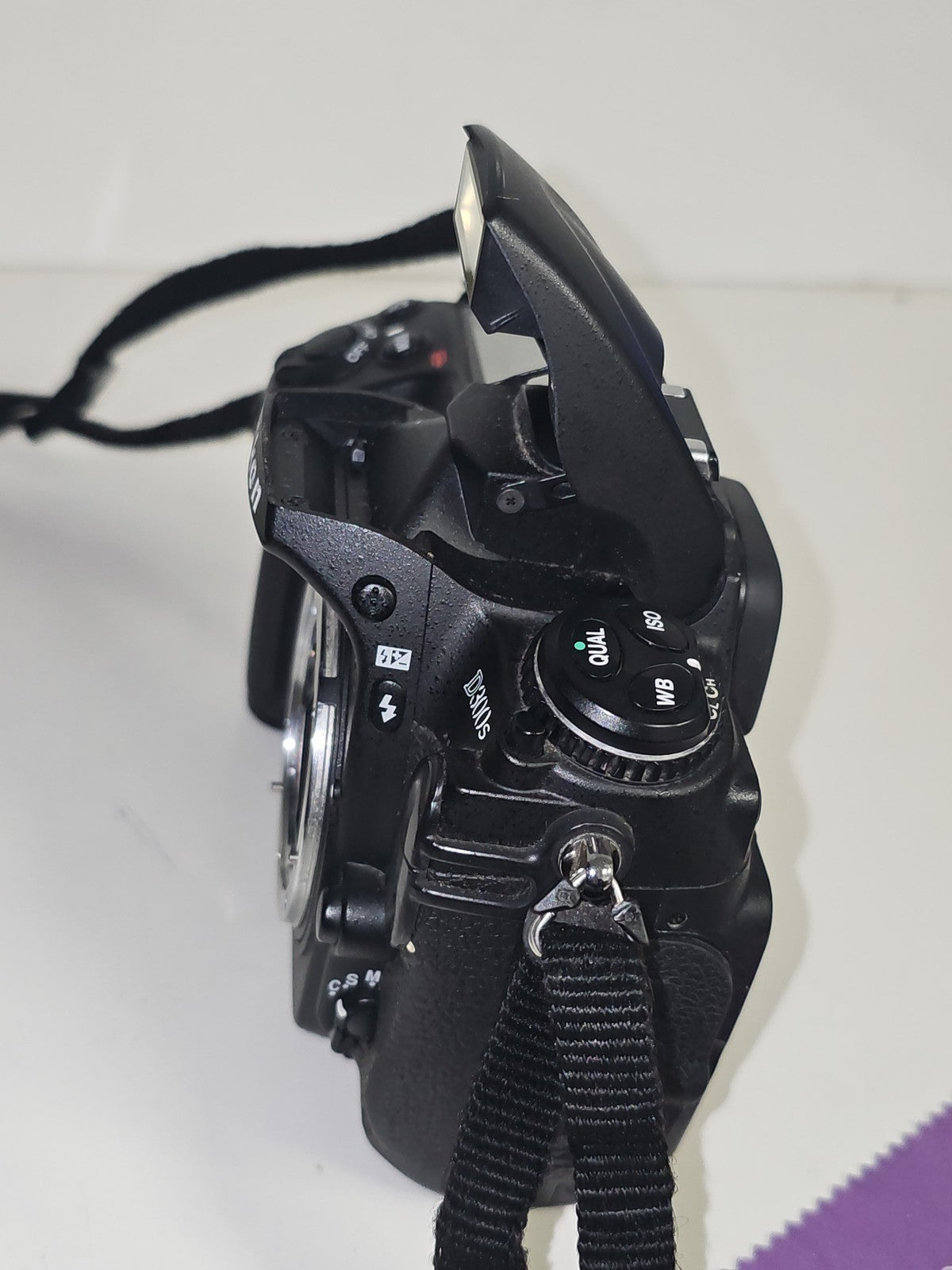 Nikon D300s Reflex numérique en panne (ERR) vendu sans batterie ni chargeur