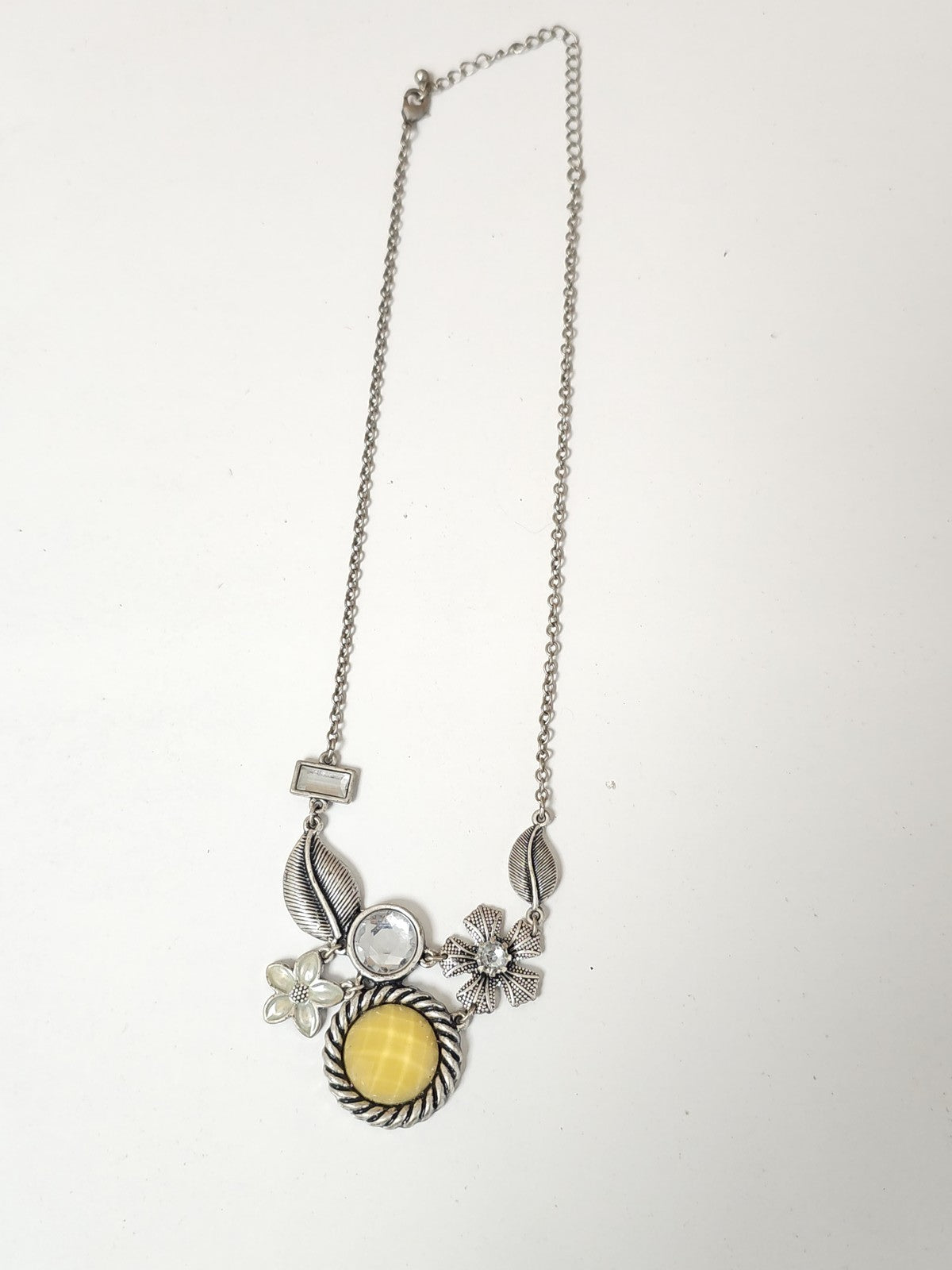 Collier fantaisie vintage ancien rétro, bijou original pour collectionneur