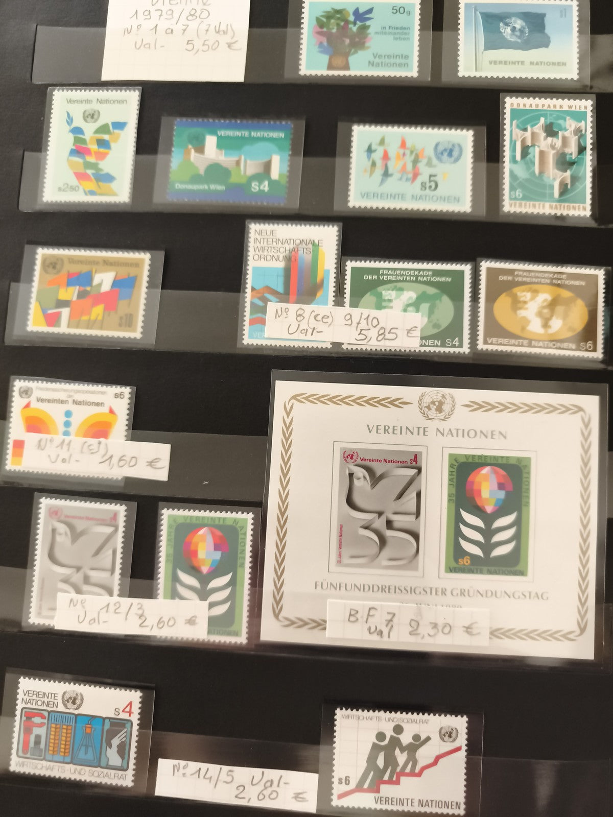Timbres Vereinte Nationen ONU Autriche thèmes paix économie 1979-80 philatélie