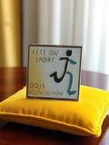 Pin's vintage Fête du Sport DDJS Bouches-du-Rhône carré émaillé années 80