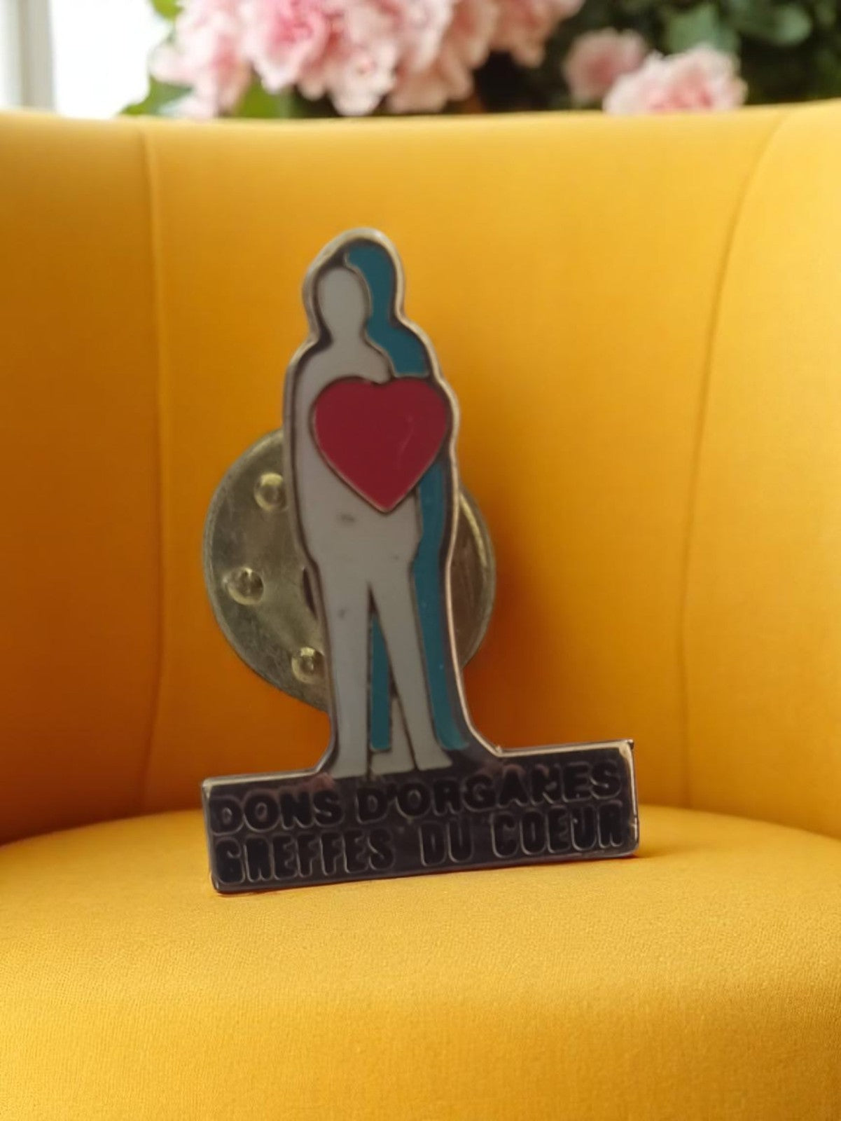 Pin's vintage dons d'organes greffes du cœur émail rouge blanc bleu