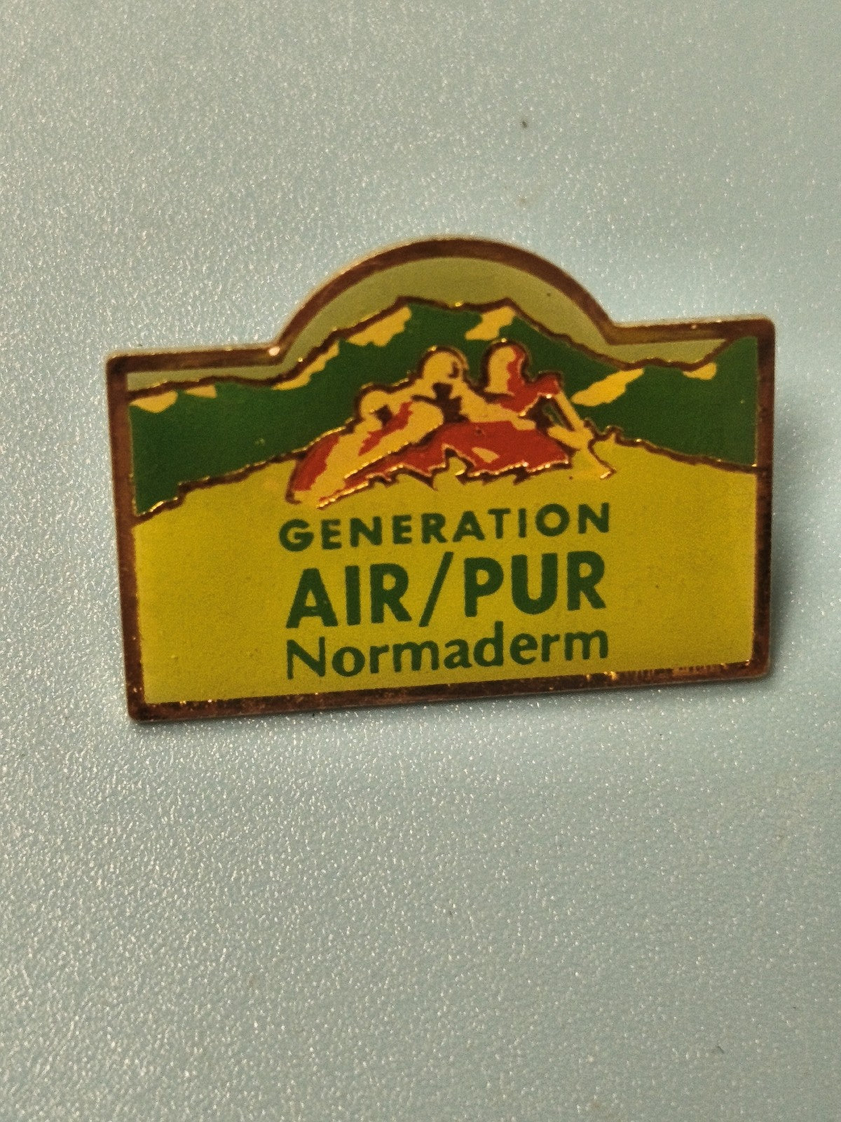 Vintage pin's Génération Air Pur Normaderm montagne vert jaune collection (Ref 1