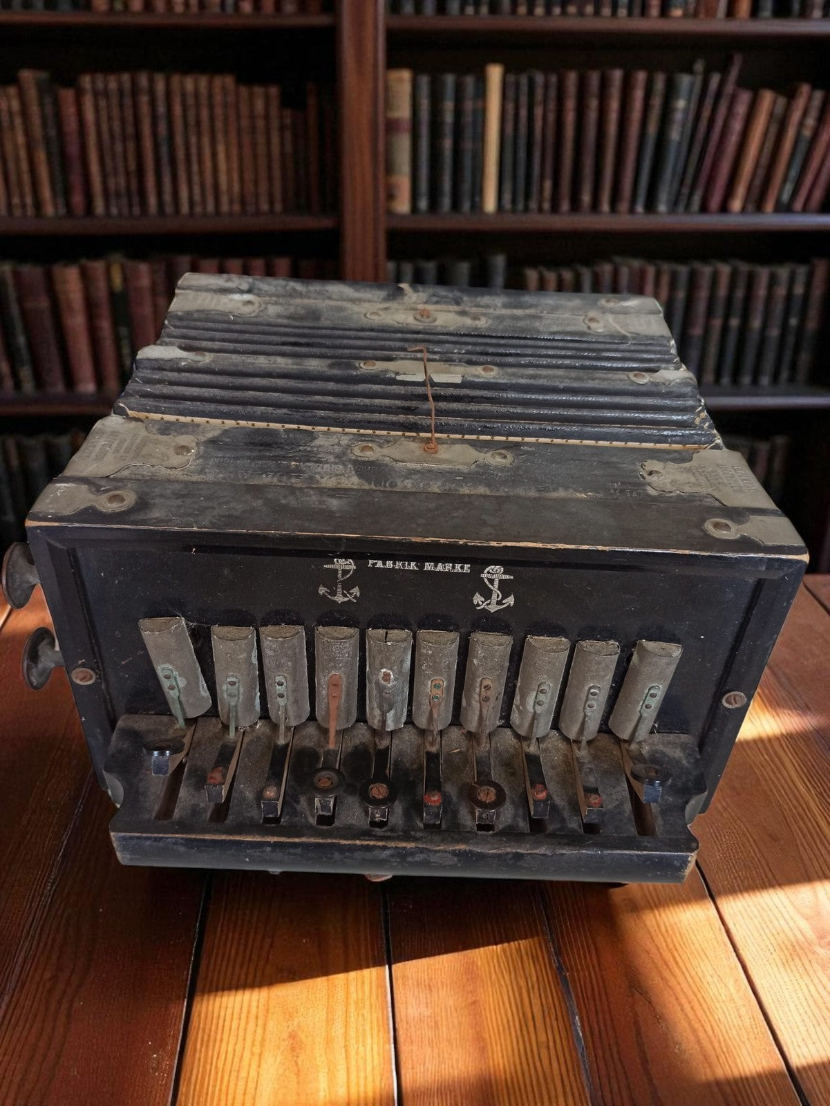 Antique button accordion Fabrik Marke Imperial French Navy vintage