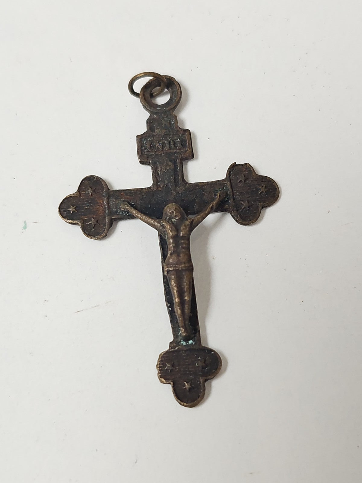 Croix catholique ancienne pendentif vintage religieux rétro collection France