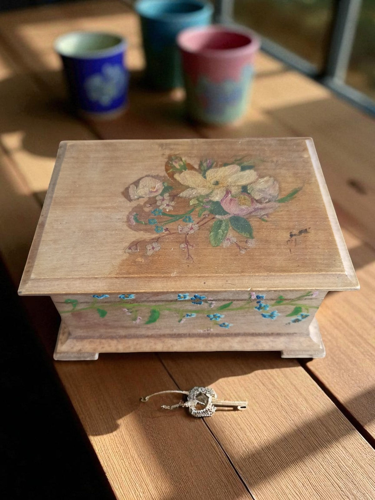 Boîte à bijoux ancienne bois peint fleurs rétro vintage rangement déco