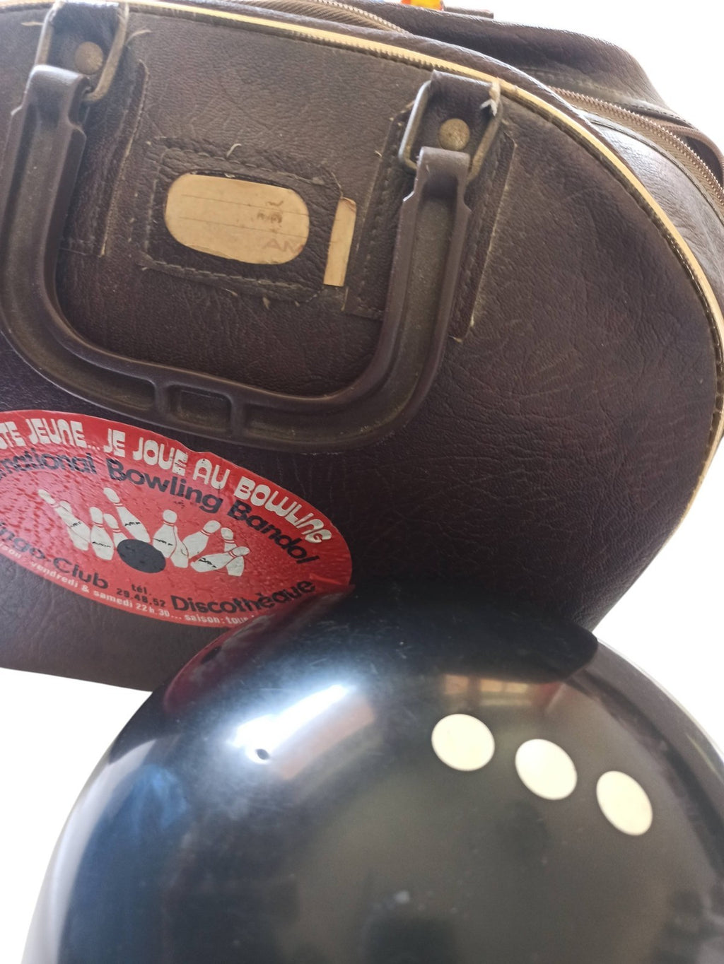 Boule de bowling vintage AMF noire avec sac cuir à restaurer collection