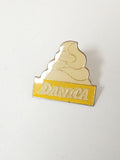 Pin's rétro Danica ancien, badge vintage collection, objet publicitaire années 8