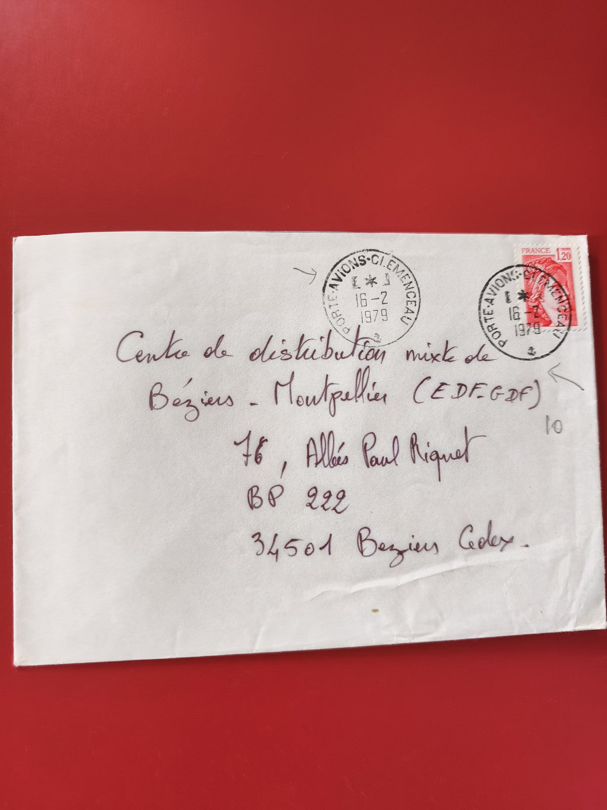 Enveloppe philatélie oblitérée France 1979 timbre Marianne rouge cachets visible