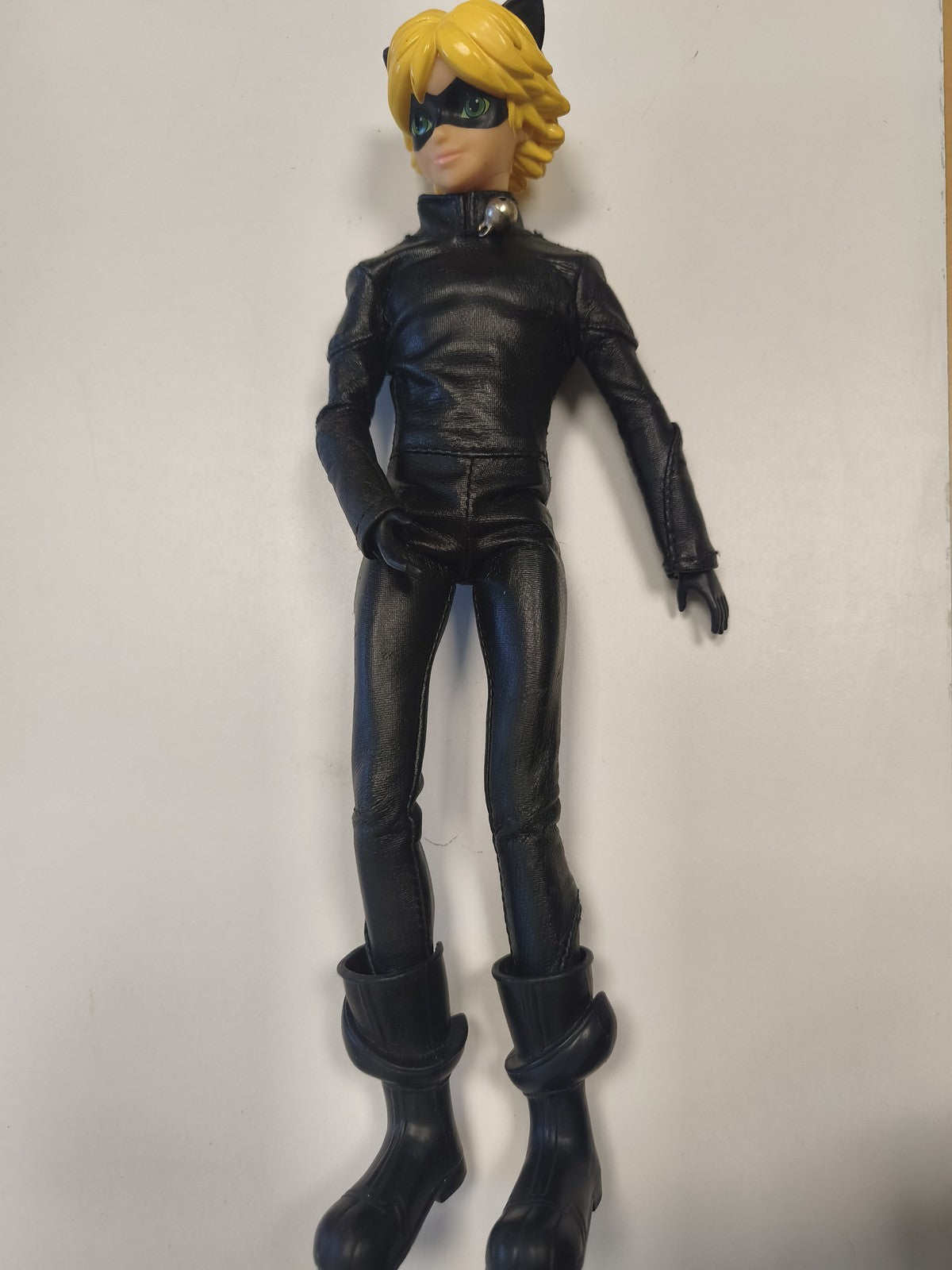Poupée Bandai Miraculous Ladybug Chat Noir d'occasion, figurine articulée enfant