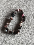 Bracelet pierres naturelles éclats multicolores, élastique, perles irrégulières