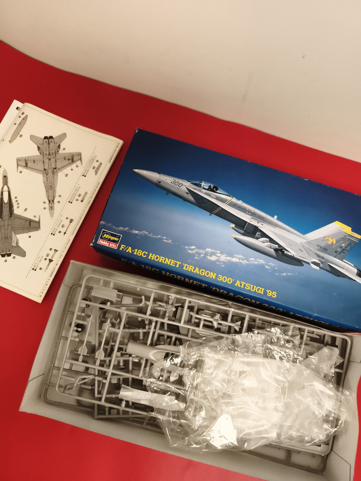 Maquette avion F/A-18C Hornet Hasegawa boîte complète Dragon 300 Atsugi