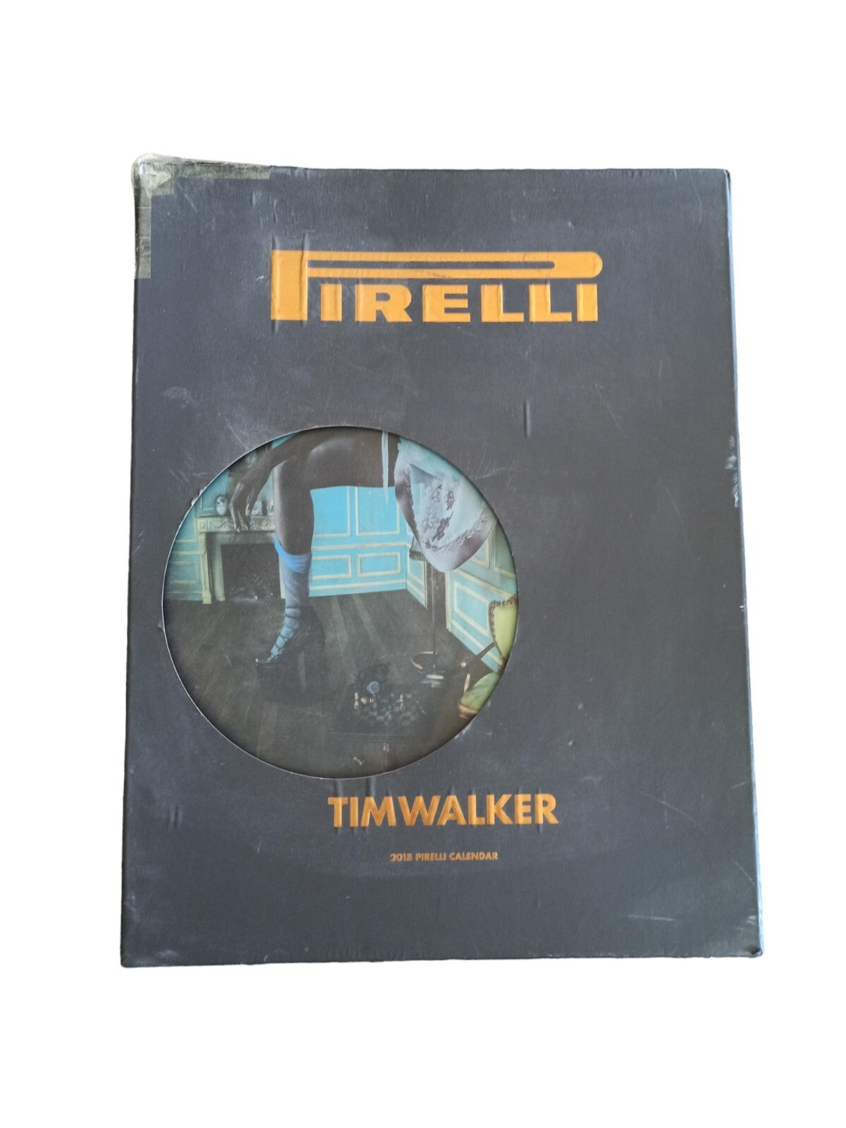 Calendrier Pirelli 2018 Tim Walker édition limitée avec coffret noir
