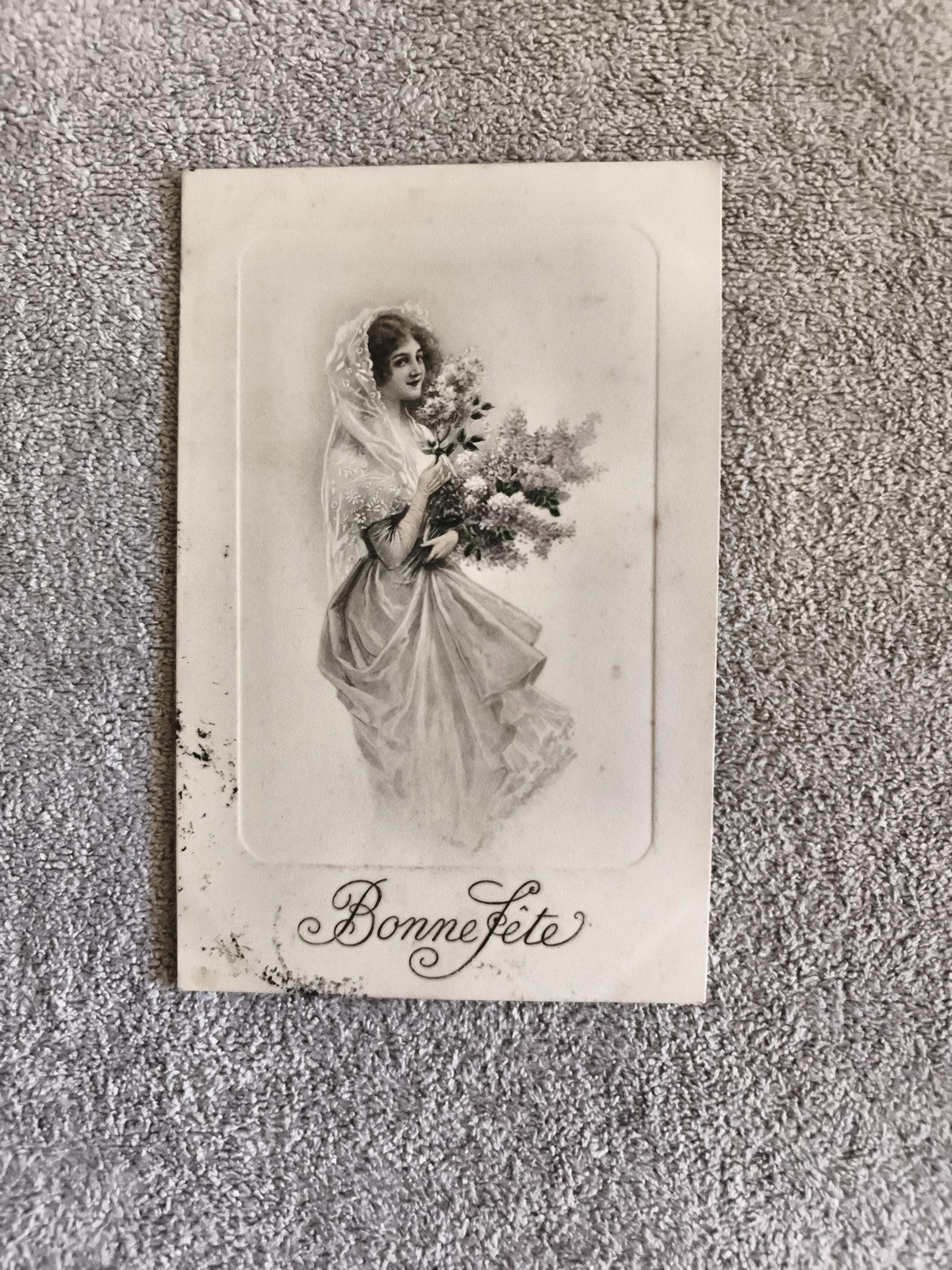 CPA Bonne Fête femme bouquet lilas style début XXe carte postale ancienne