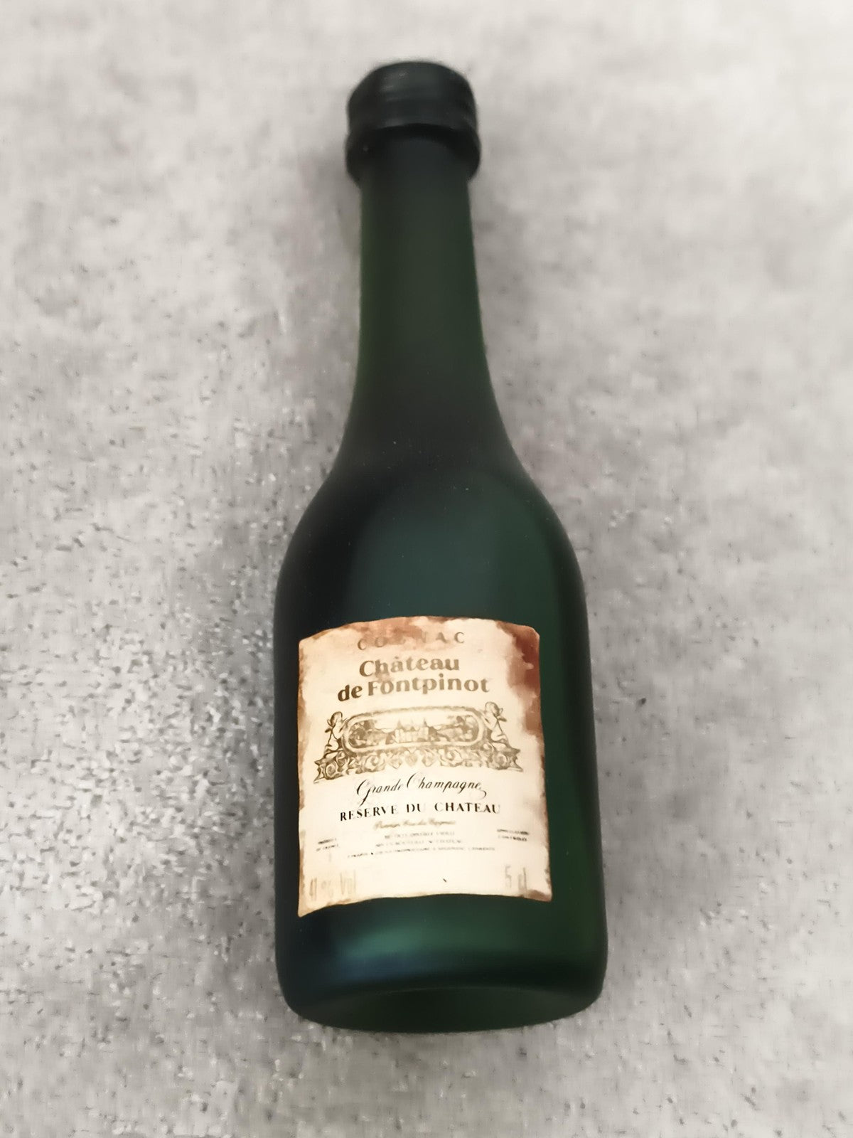 Miniature cognac Château de Fontpinot bouteille verte étiquette abîmée